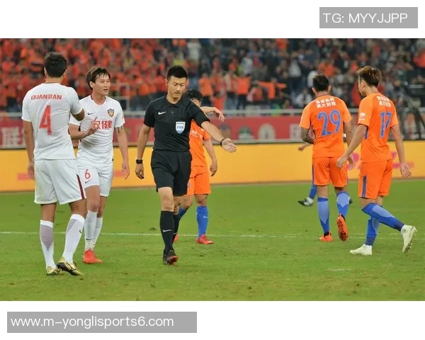 鲁能与权健激战正酣谁能在中超赛场上笑到最后